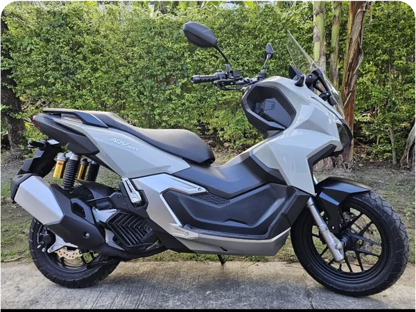 Honda ADV 160 scooter rental in Koh Samui - 160cc scooter