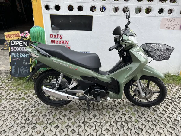 Honda Wave 110 scooter rental in Koh Samui - 110cc motorbike